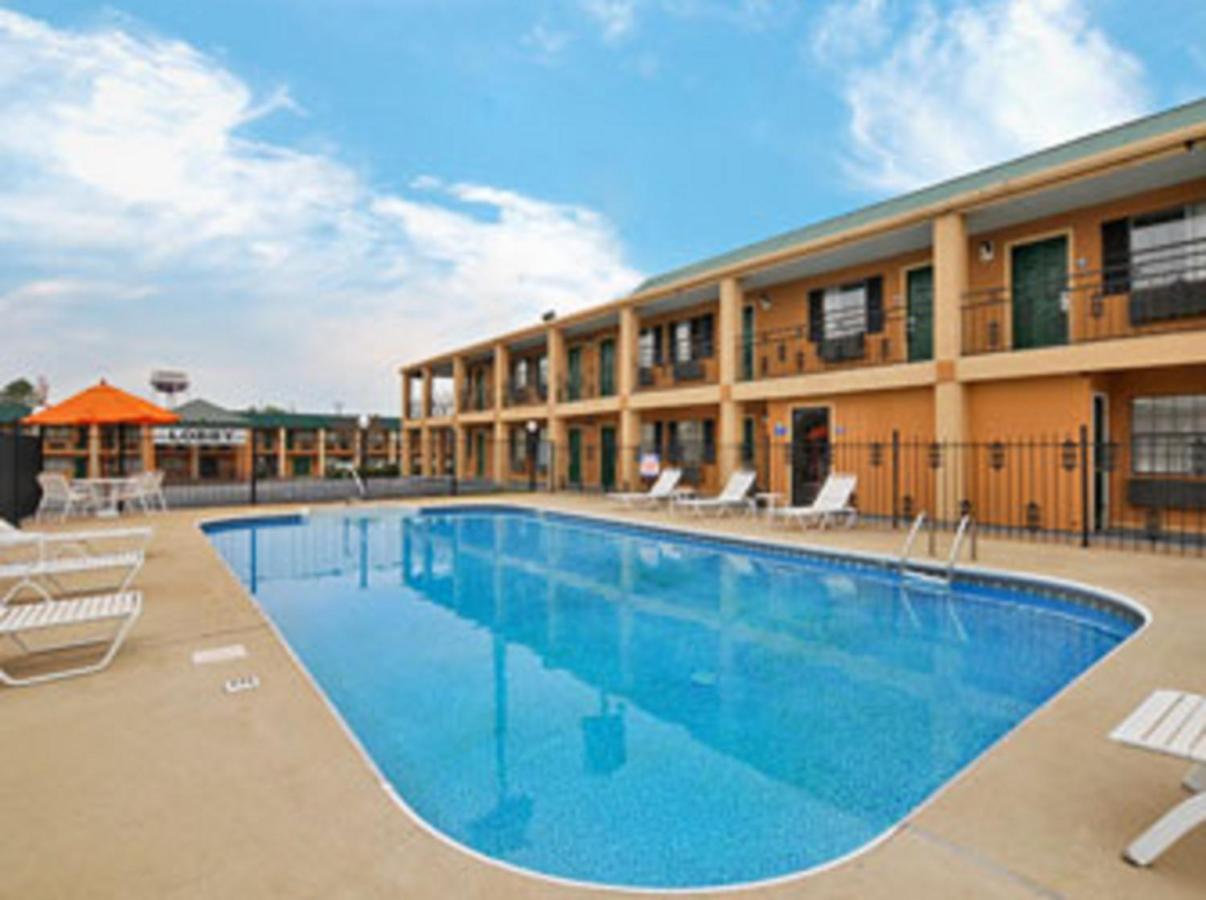Travelodge By Wyndham Накітош Екстер'єр фото