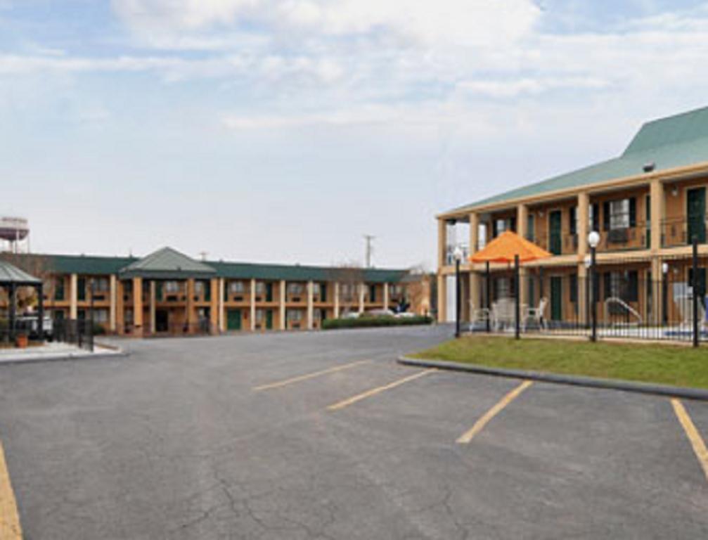 Travelodge By Wyndham Накітош Екстер'єр фото